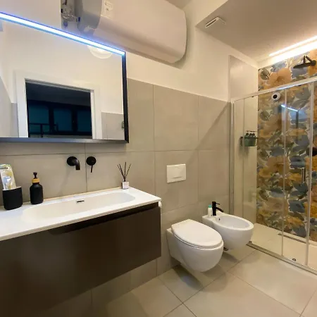 Apartment The Hideaway House Milan